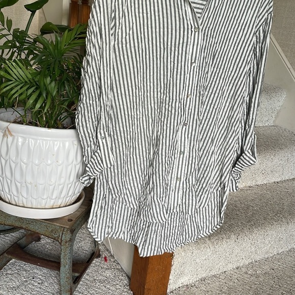 Jane + Delancey Coastal Gray Blue and White Striped Button Down Shirt - Picture 6 of 14